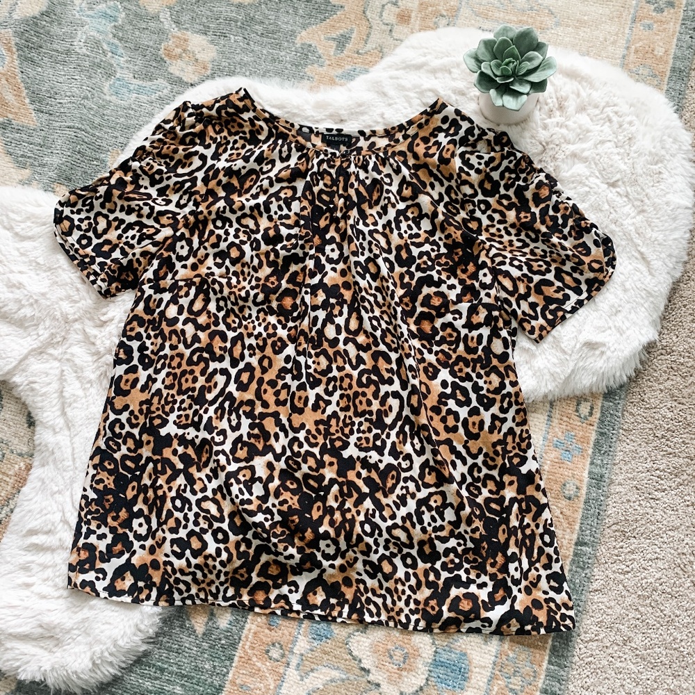 Talbots Leopard Print Short Sleeve Top- Size Large - image 1